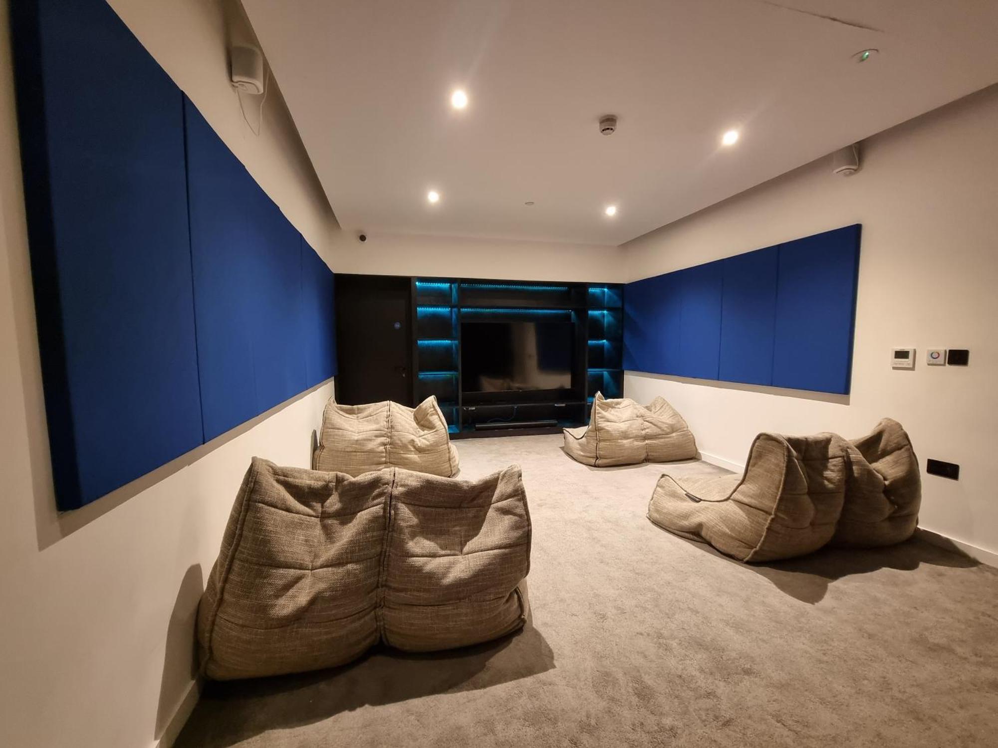 Trafford Suite Modern 1 Bed With Cinema Room マンチェスター エクステリア 写真